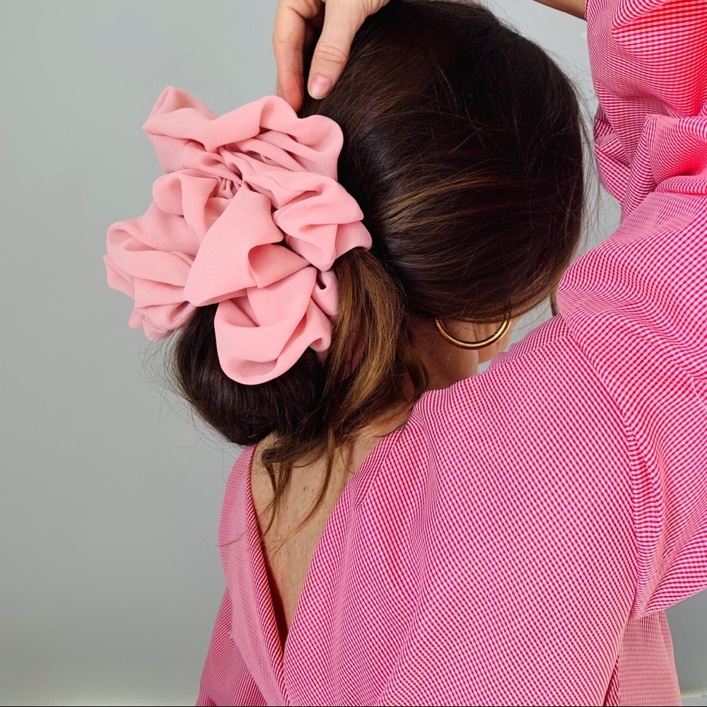 Joiia Jumbo Oversize XXL Scrunchie-Strawberry